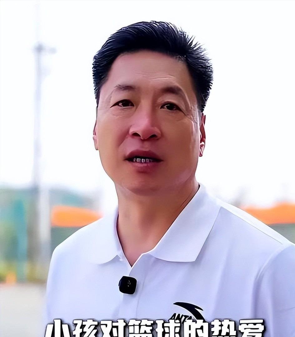 从“风驰天下”国民广告 到员工举牌“还我血汗钱”!大运汽车重整获批